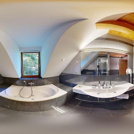 Hotel Hradna Brana Братислава Экстерьер фото